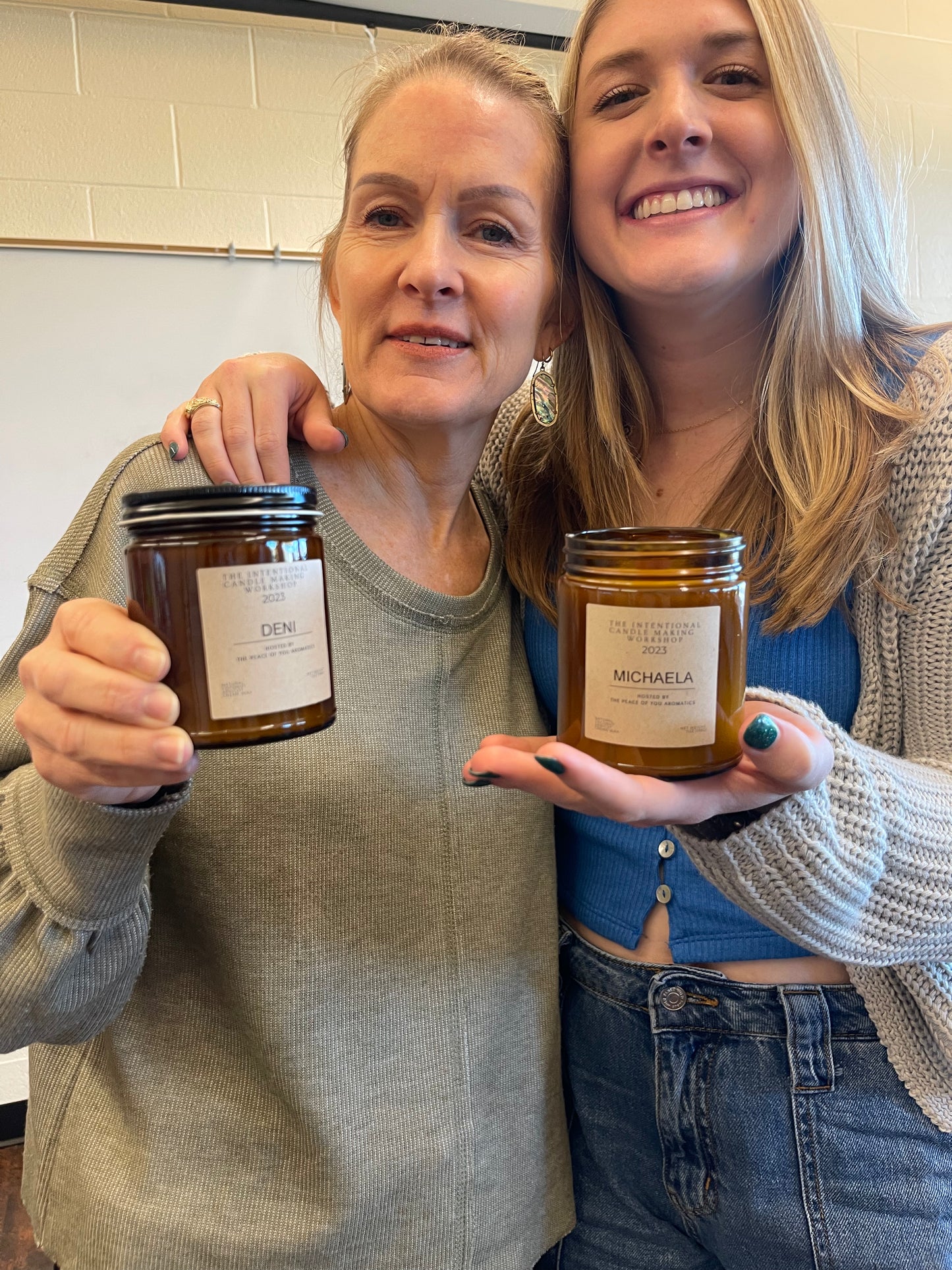 🎄The Holiday Candle Making Workshop 🎄12/19/2025 6-8pm